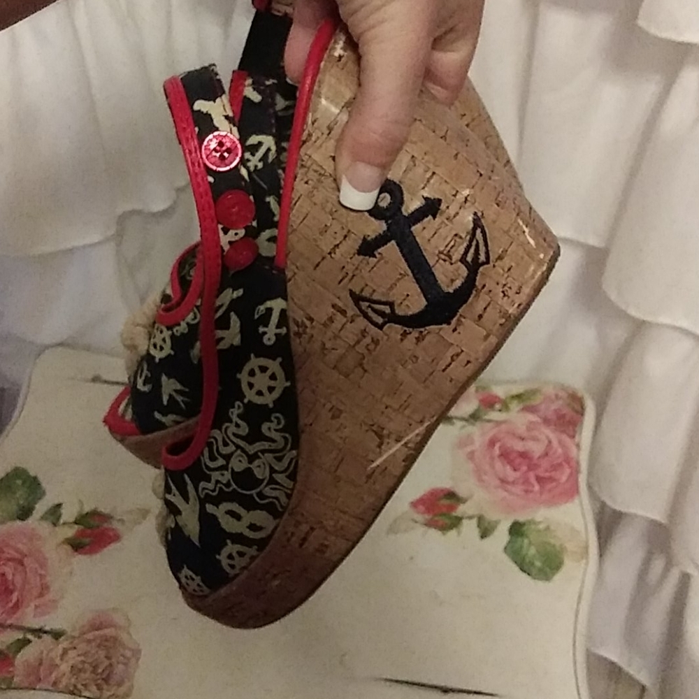 SOLD Too Fast ⚓ anchor wedges - Picture 4 of 4